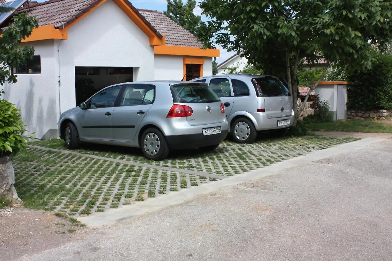 Apartments With A Parking Space Njivice, Krk - 2391