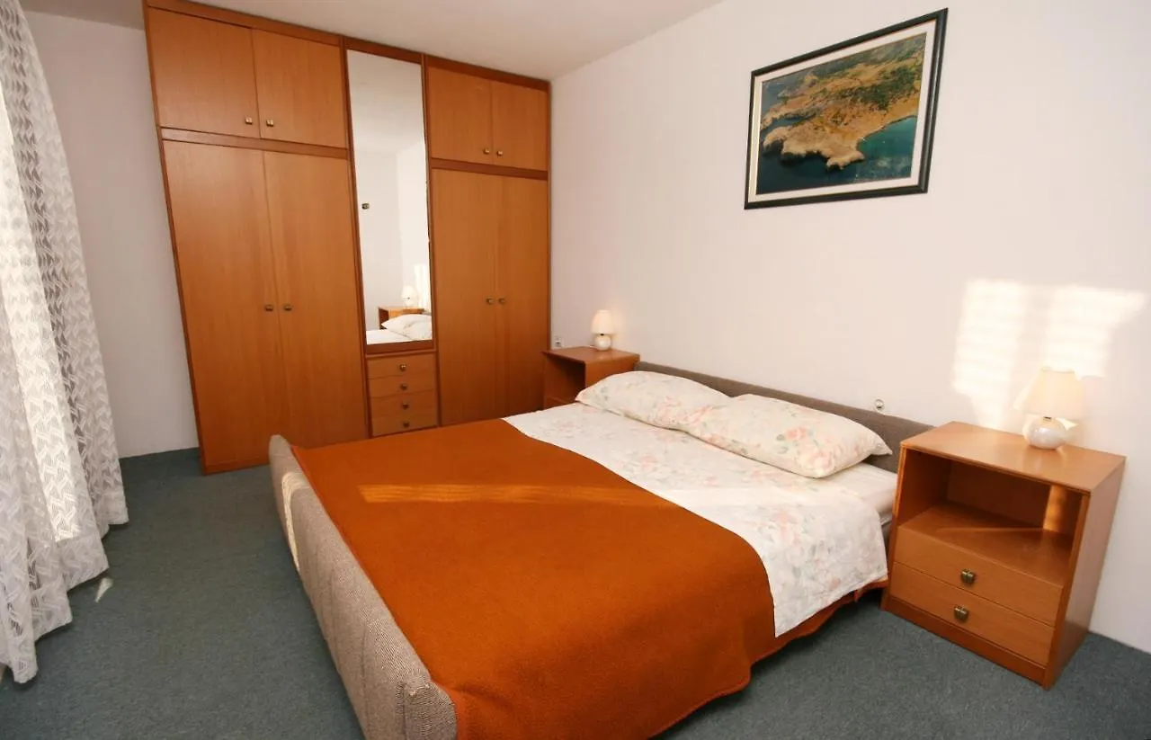 Apartments With A Parking Space Njivice, Krk - 2391 Croatia