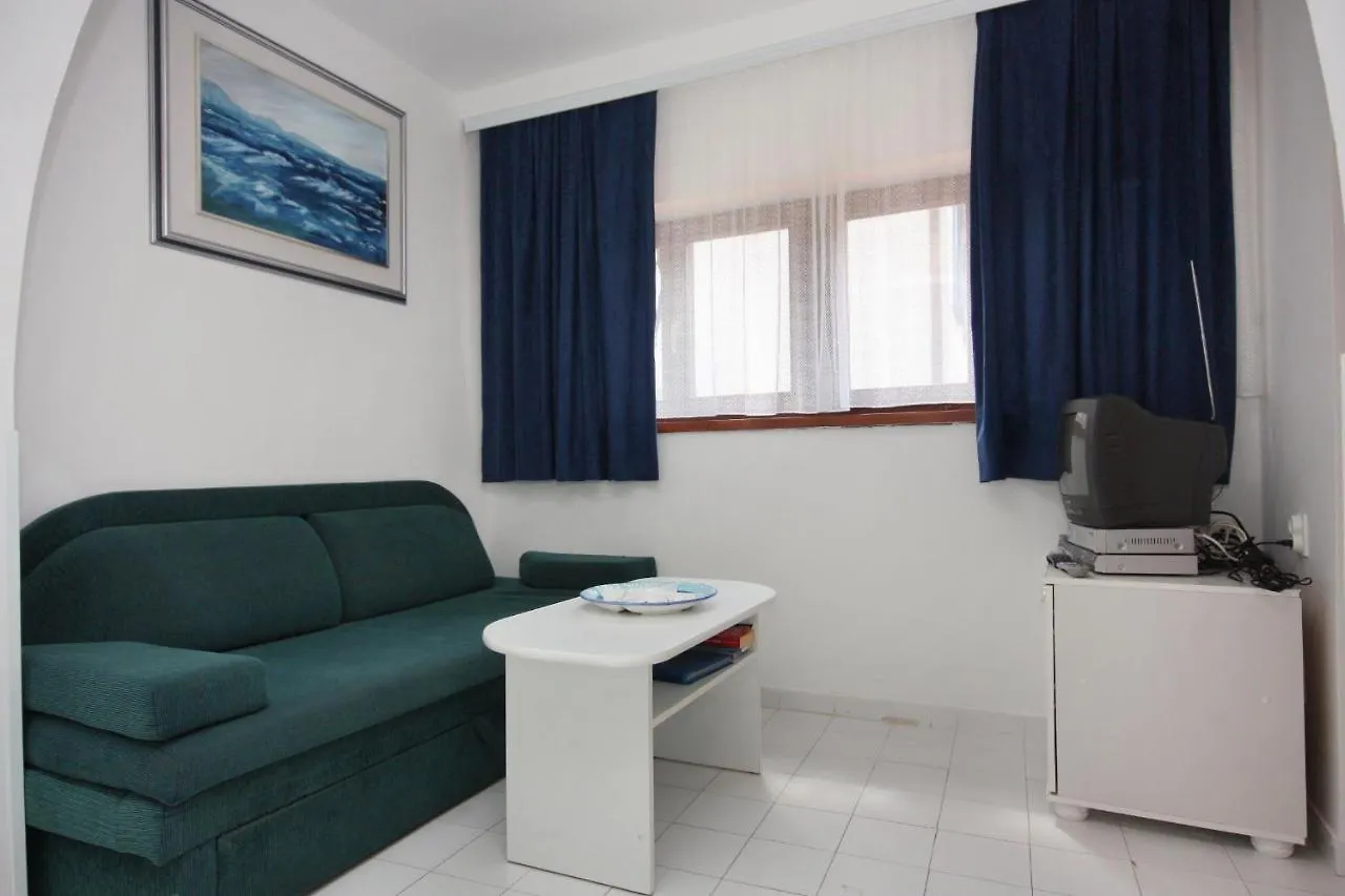 Apartments With A Parking Space Njivice, Krk - 2391 Croatia